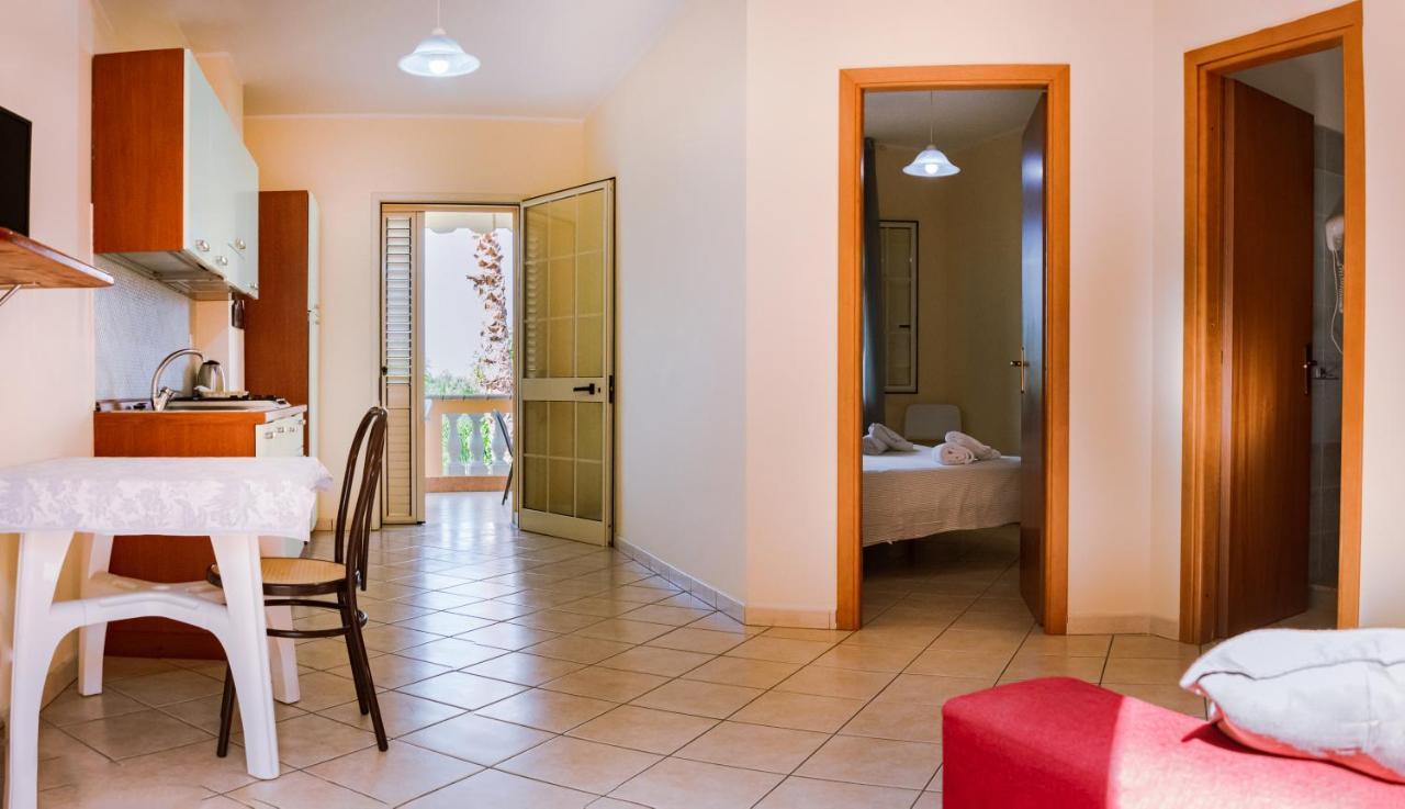 Residence Porto Ulisse Parghelia Eksteriør billede