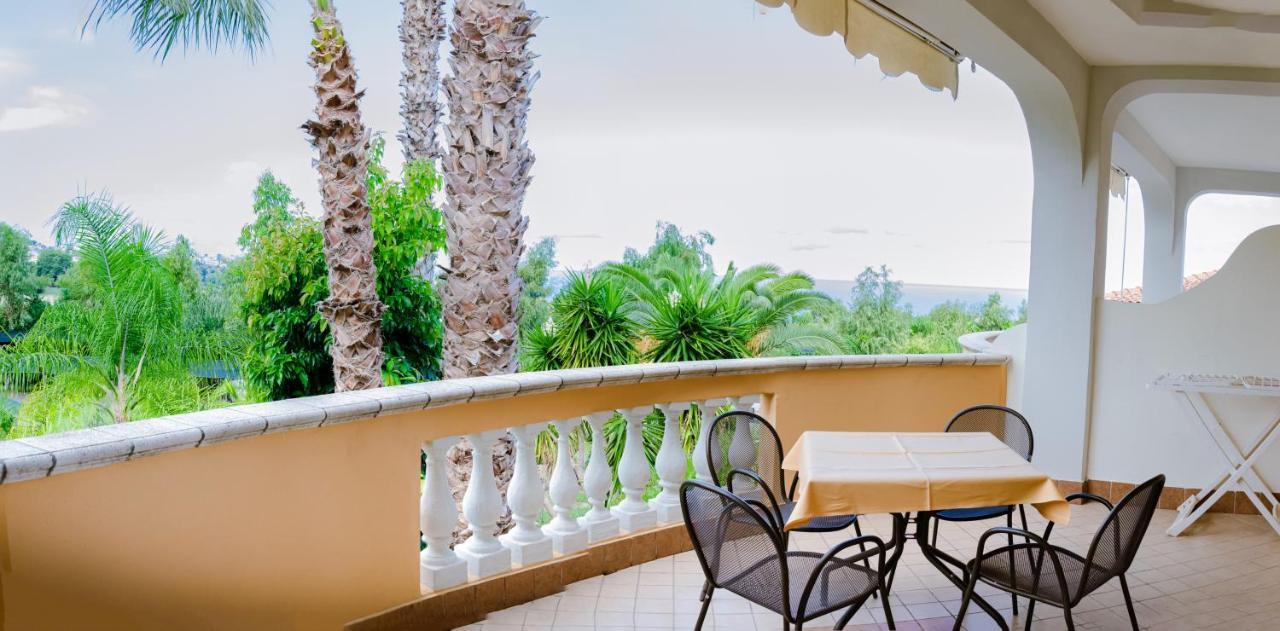 Residence Porto Ulisse Parghelia Eksteriør billede