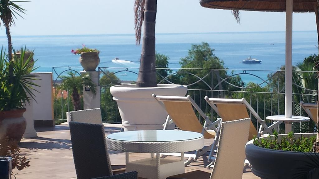 Residence Porto Ulisse Parghelia Eksteriør billede