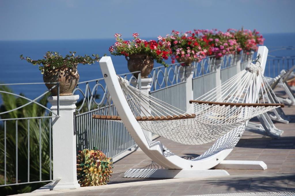 Residence Porto Ulisse Parghelia Eksteriør billede