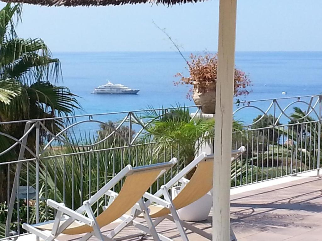 Residence Porto Ulisse Parghelia Eksteriør billede