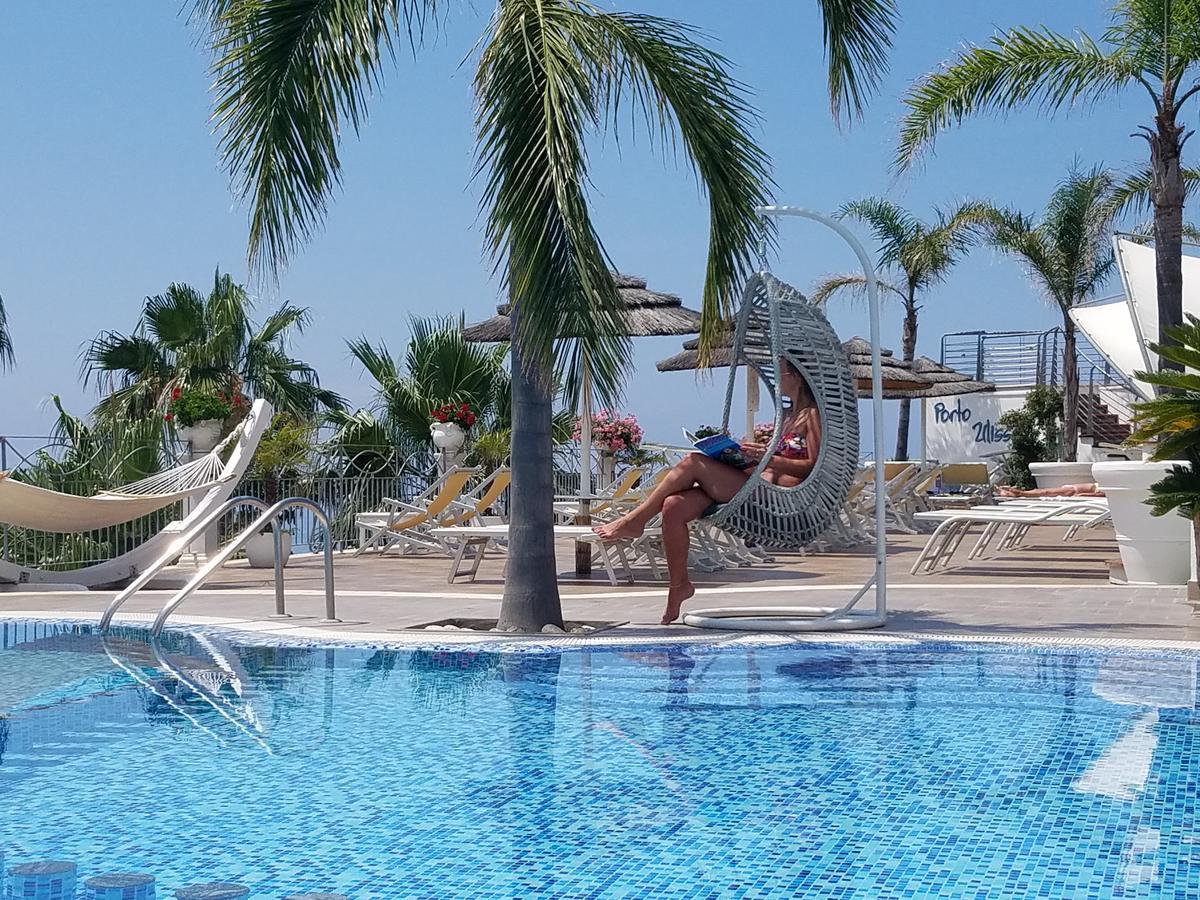 Residence Porto Ulisse Parghelia Eksteriør billede